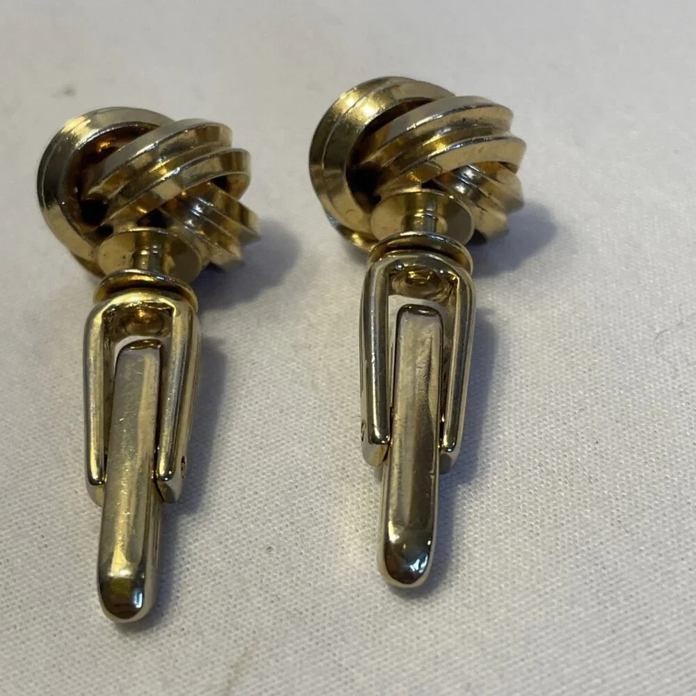Classic Gold Tone Love Friendship Knot 0.5 in Cufflinks